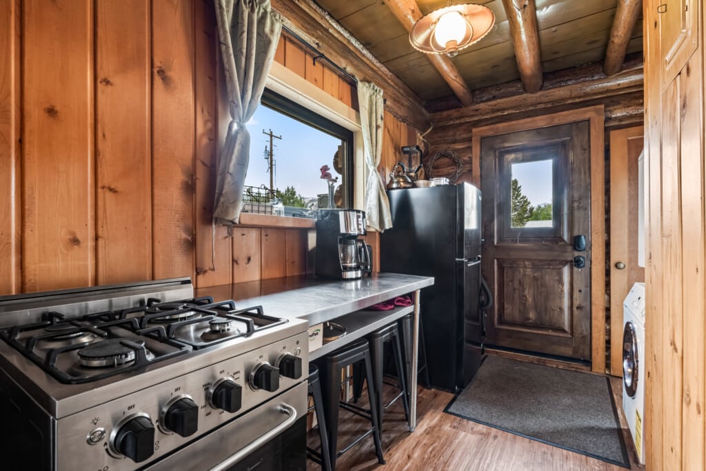Wall Street Cabin kitchen with gas range